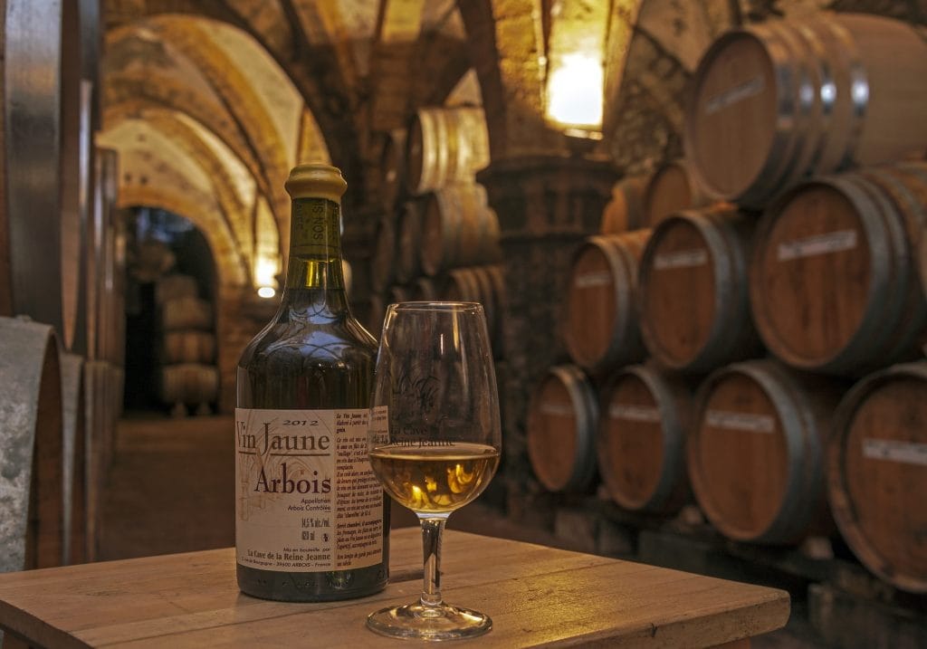 Vin Jaune du Jura : l’or secret des caves profondes